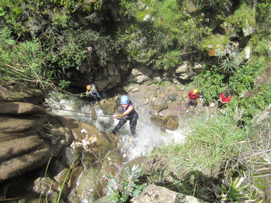 rapel en cascada en Huaraz