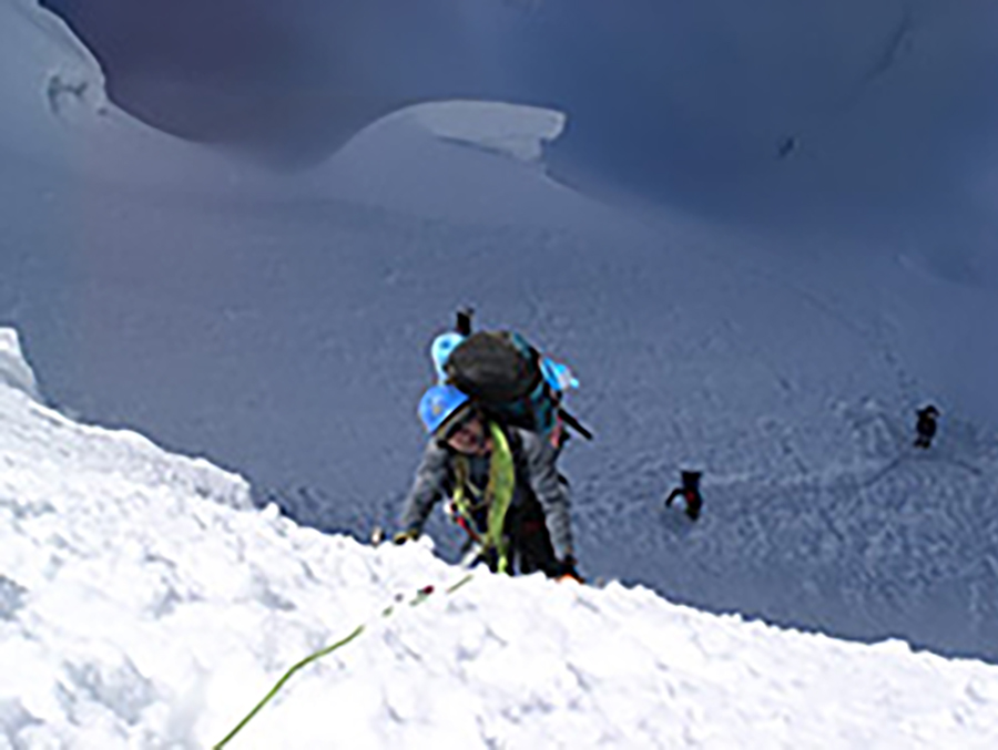 expedition Ishinca mountain