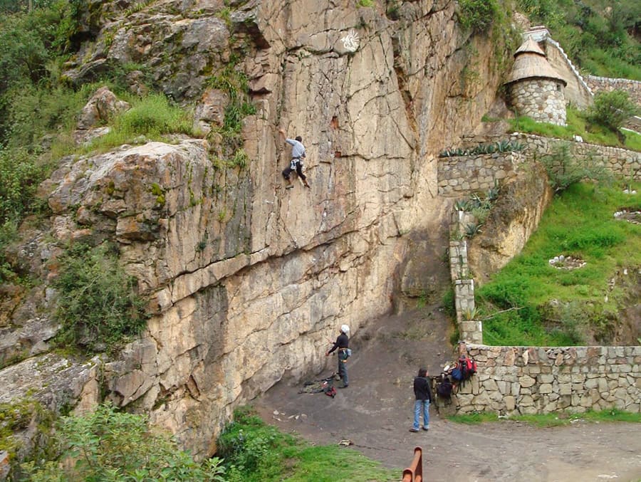 rock climbing in Monterrey Huaraz